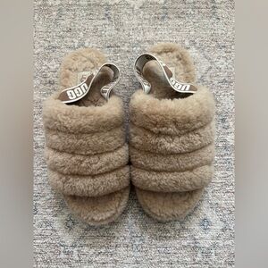 UGG Women's Fluff Yeah Slide Slipper. Size 9